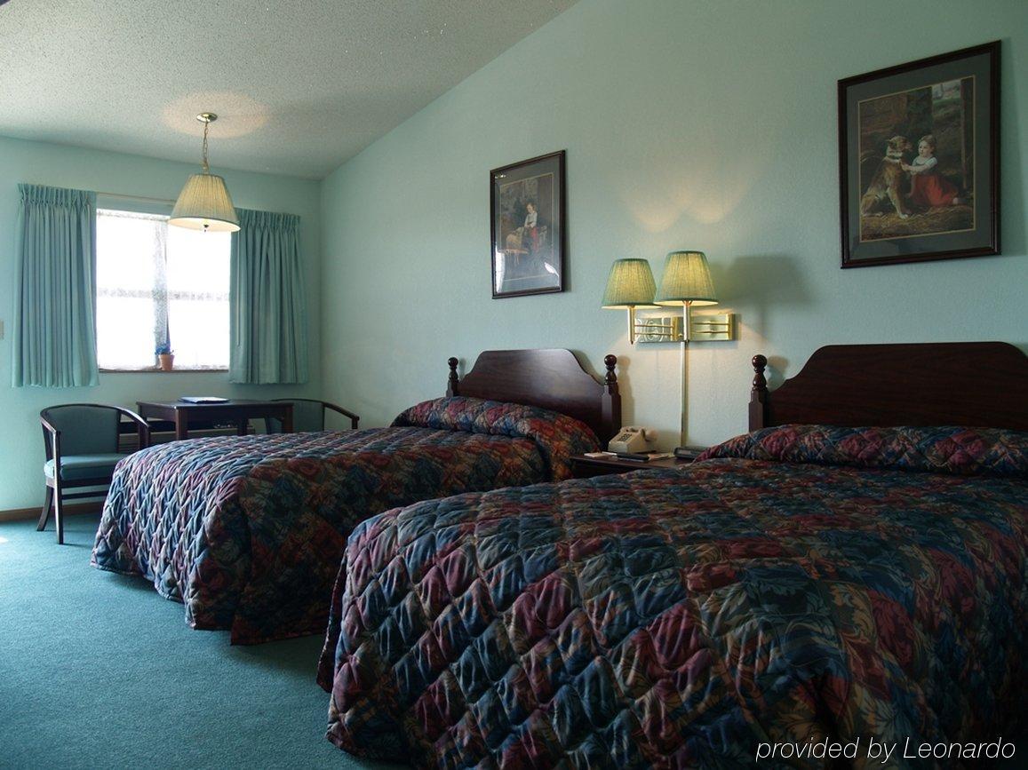 Pinemark Inn Suites Events Saint Clair Quarto foto